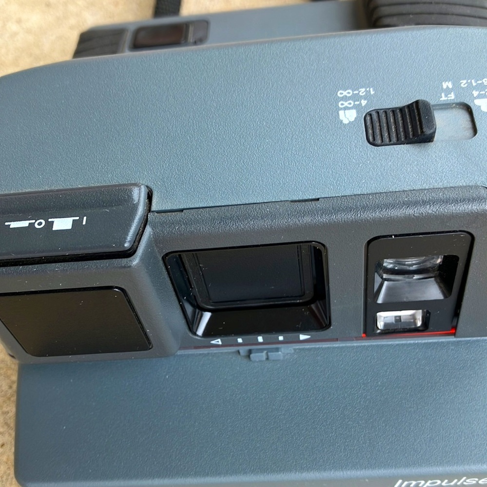 Vintage Polaroid camera - Picture 6 of 8